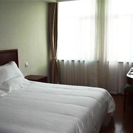Greentree Inn Shanghai Songjiang University City New Songjiang Road Express Hotel Екстериор снимка