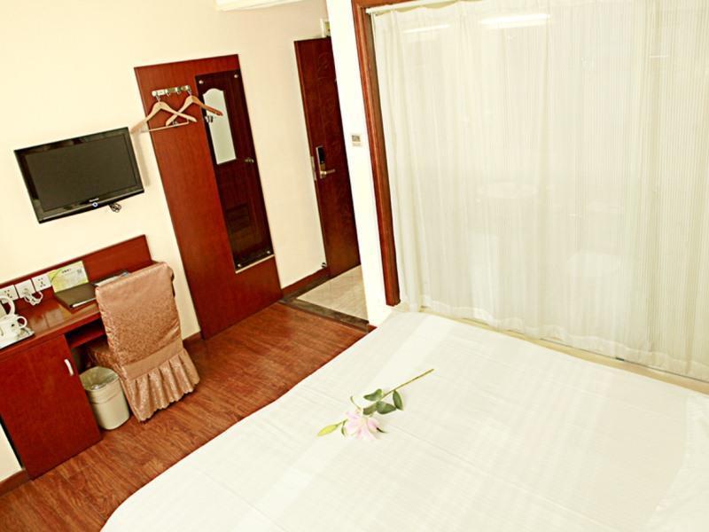 Greentree Inn Shanghai Songjiang University City New Songjiang Road Express Hotel Екстериор снимка